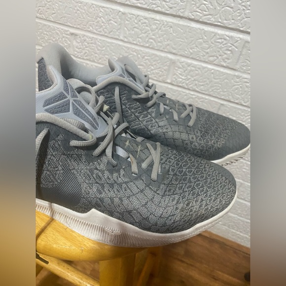 Nikes - Picture 7 of 11